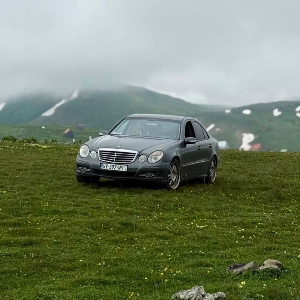 W211